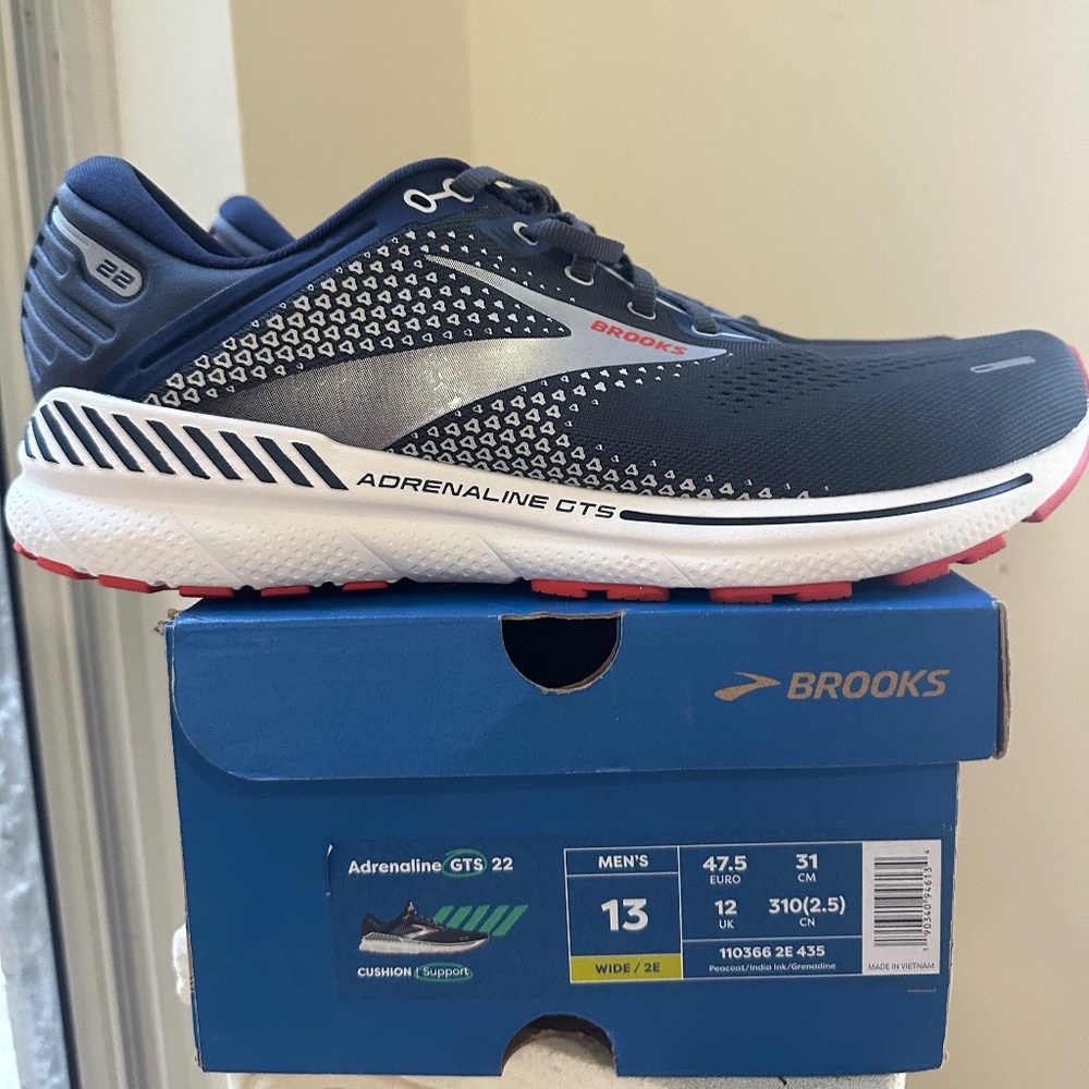 Brooks adrenaline gts 22 size 13 wide